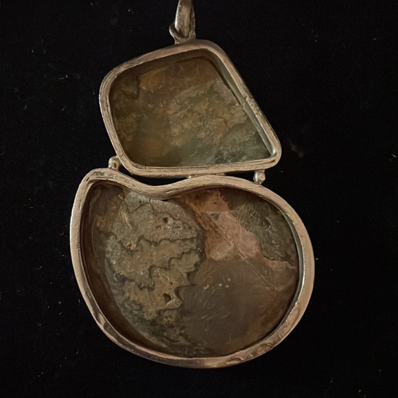 Jewelry - Picture 4 of 5